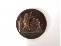 Médaille métal argenté Christianisme religion monogramme XIXème siècle