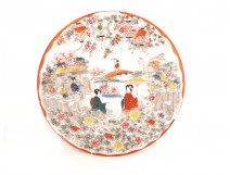 Assiette porcelaine Japon scène de vie femmes jardin XXème siècle